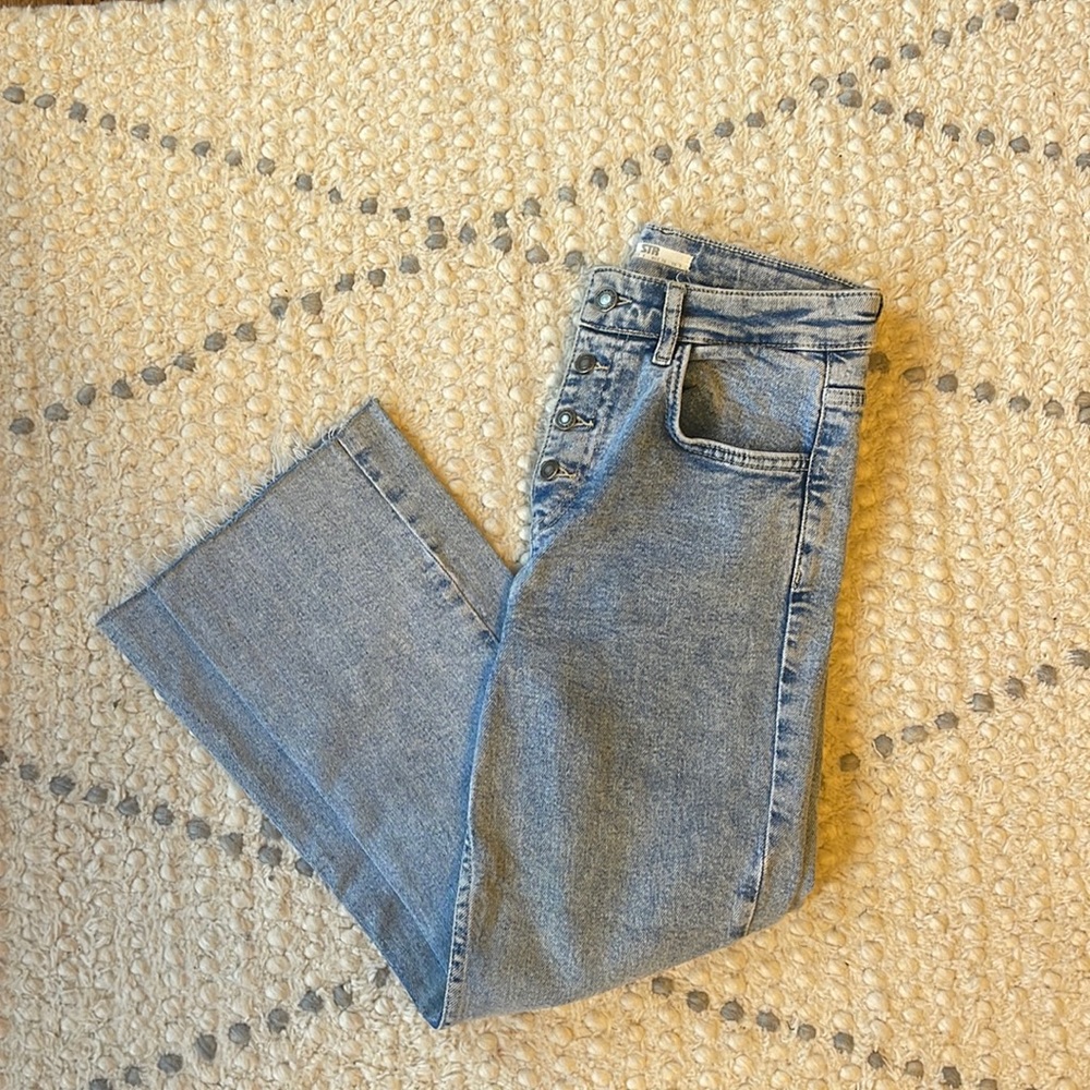 STR Stradivarius light wash jeans